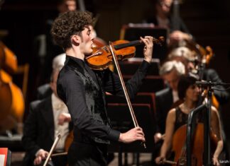 Ad Arezzo il violino di Giovanni Andrea Zanon esegue “Le quattro stagioni” di Vivaldi