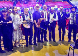 Romanò Simchà con Santino Spinelli e l’Orchestra Multietnica di Arezzo. Il Festival delle Musiche si prepara a vivere la prima festa ebraica rom italiana per lo storico incontro tra i due gruppi musicali