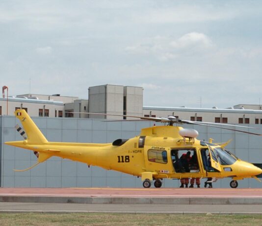 Scontro auto-moto a Foiano, motociclista in codice giallo a Siena