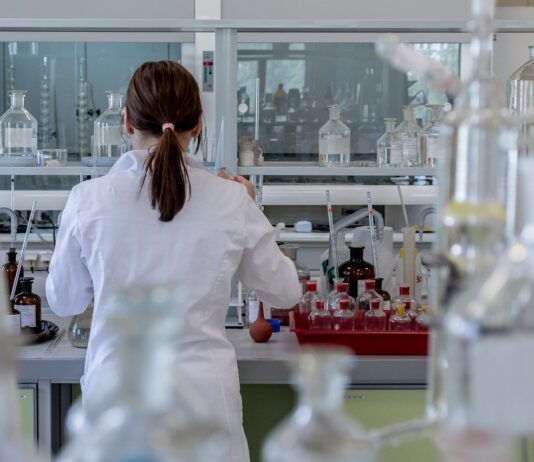 Per il presidente della Regione verrà da Siena il nuovo farmaco per curare il Covid