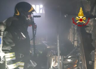 Prende fuoco una cantina a Pozzo della Chiana, nessun ferito