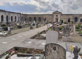 Commemorazione dei Santi e Defunti: il sindaco Agnelli raccomanda di recarsi al cimitero in modo scaglionato