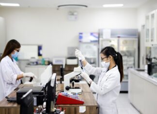 Coronavirus: in Toscana 575 nuovi casi, età media 42 anni, 2 decessi