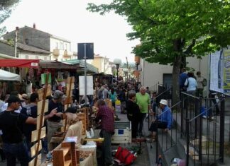 Mercato di Camucia aperto ai soli operatori del settore alimentare