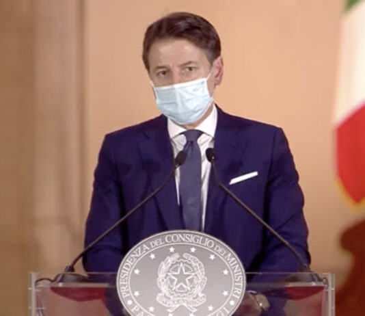 Nuovo Dpcm, Conte alla Camera: “Misure diverse per 3 aree”
