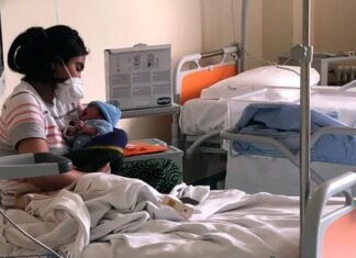 La storia di Arshi e di mamma Nayem che ha sconfitto il Covid