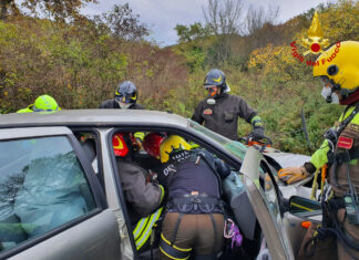 Scontro fra due auto, 79enne ferita ricoverata a Careggi in elicottero