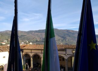 Bandiere a mezz’asta nel “Giorno della Memoria”