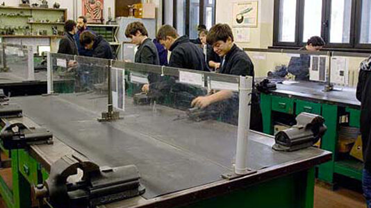 Studenti del Professionale per Meccanici di Foiano a lezione in aziende di Castiglion Fiorentino e Camucia