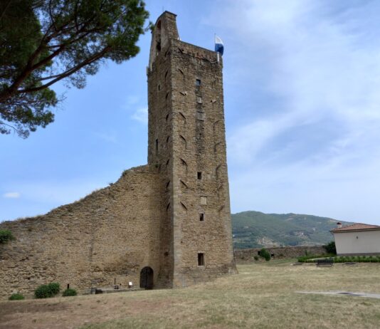 Castiglion Fiorentino, se nasce un bambino la campana del Cassero suona “a festa”