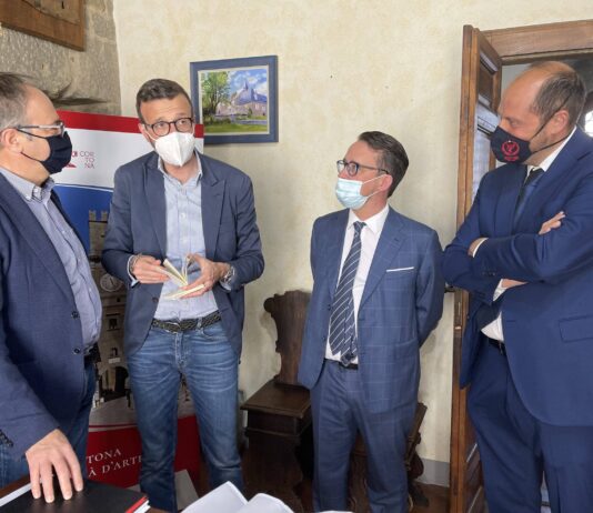 La Costituzione a scuola, la visita del presidente del Consiglio regionale Mazzeo a Cortona