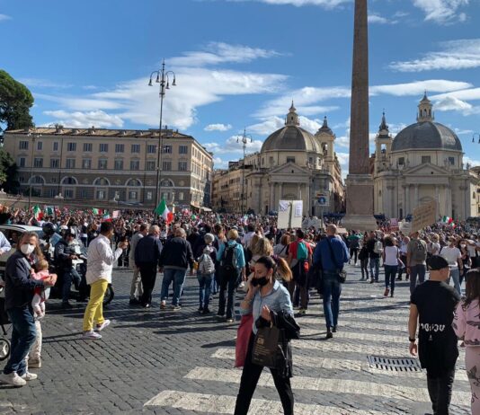 Stretta del Viminale: via le manifestazioni ‘No Green pass’ dai centri storici