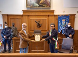 Andrea Silvestri, ambasciatore d’Italia a Skopje, è “Castiglionese Benemerito”