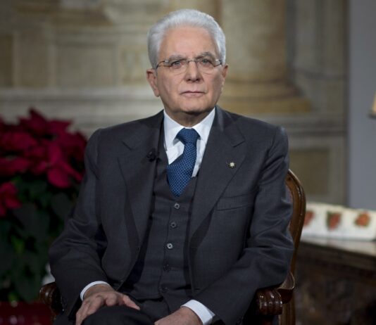 Quirinale, sale ipotesi Mattarella bis. Il caso della telefonata Draghi-Berlusconi