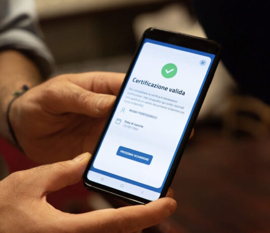 La Commissione europea propone di estendere il green pass fino a giugno 2023