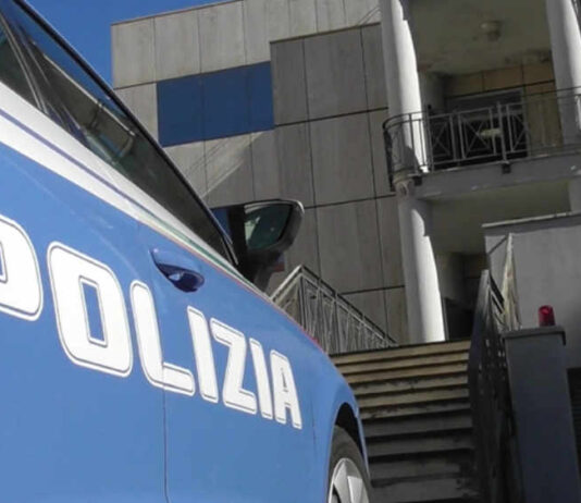 Castiglion Fiorentino: la Polizia scopre magazzino di merce contraffatta