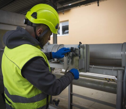Cortona: tecnici Nuove Acque al lavoro in viale Gramsci a Camucia mercoledì 23 marzo