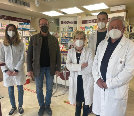 Cortona: farmacia di campagna effettua 500 vaccini e il sindaco si congratula