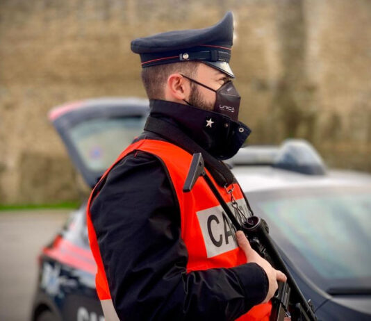 Valdichiana: due persone sorprese ubriache alla guida dai carabinieri e una ispezione in un cantiere, una denuncia
