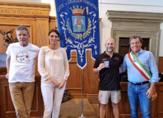 Il “viaggio da sclero”, ieri pomeriggio è stato ricevuto in comune Michele Agostinetto, il giovane affetto da sclerosi multipla che un mese fa è partito dalla sua Valdobbiadene per Lecce