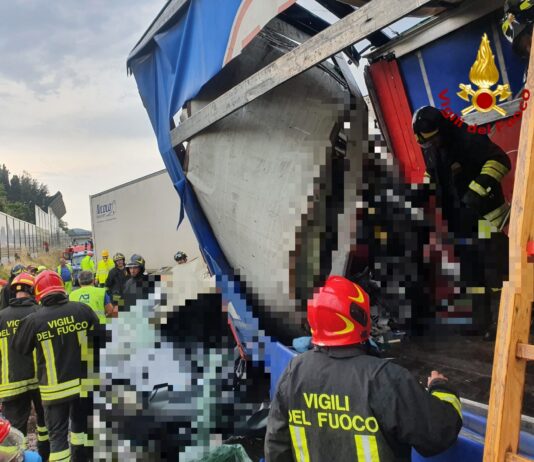 Maxi tamponamento sulla A1, due morti e autostrada chiusa