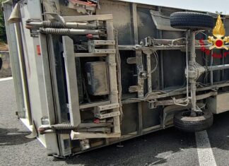 Incidente stradale fra un furgone e un auto, due le persone ferite