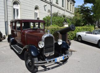 “Ruote classiche di Toscana”: il raduno di auto d’epoca a Castelfiorentino