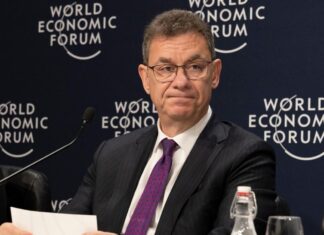 Albert Bourla, amministratore delegato di Pfizer, di nuovo positivo al Covid-19