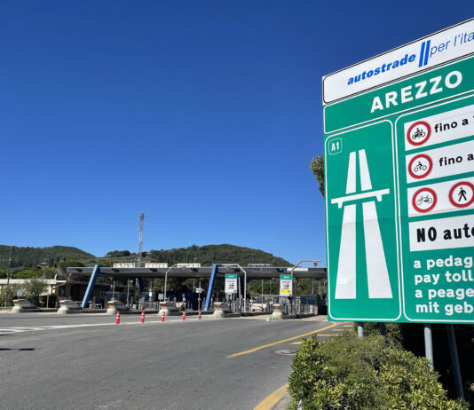 A1 Milano-Napoli: chiusa per una notte la stazione di Arezzo