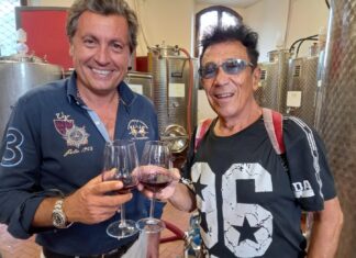 I quadri di Edoardo Bennato in mostra a Castiglion Fiorentino