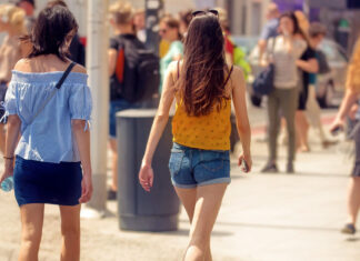 Efficacia vaccinale di BNT162b2 a due dosi contro COVID-19 sintomatico e grave tra gli adolescenti in Brasile e Scozia