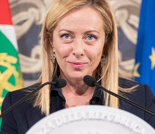 Covid, Meloni: “Basta approccio ideologico, prima solo misure restrittive e tanti morti”