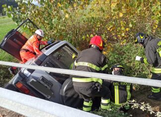 Perde il controllo dell’auto che poi si ribalta, 72enne ricoverato in codice giallo al San Donato
