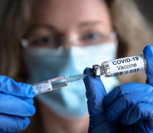 Sanitario sospeso: “esigo un vaccino che prevenga l’infezione da Sars Cov-2 come previsto dal D.L. 44/2021”