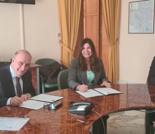 Sottoscritto in Prefettura il protocollo d’intesa con l’azienda Usl Toscana Sud Est su viste mediche ai cittadini stranieri da collocare nei centri di permanenza per i rimpatri