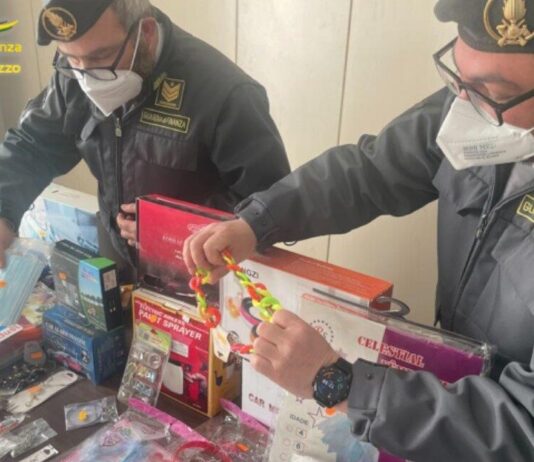 Sequestrati in tutta la provincia di Arezzo oltre 15 mila articoli contraffatti o non sicuri