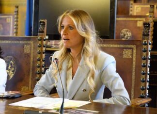 Una questione di bon ton: lettera di un dipendente alla Presidente Silvia Chiassai