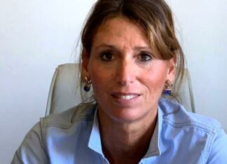 Famiglia non ha soldi per i libri scolastici: un “angelo invisibile” li riscatta in deposito