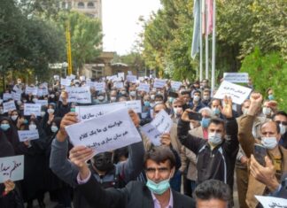 Teheran: “nelle università ai professori non allineati il regime iraniano blocca lo stipendio”