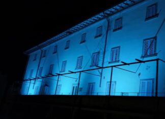 Villa Mazzi si illumina per la Giornata nazionale delle vittime civili delle guerre e dei conflitti nel mondo