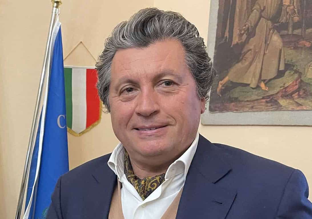 PD: Agnelli ha deciso di indossare la maglia ufficiale della Lega