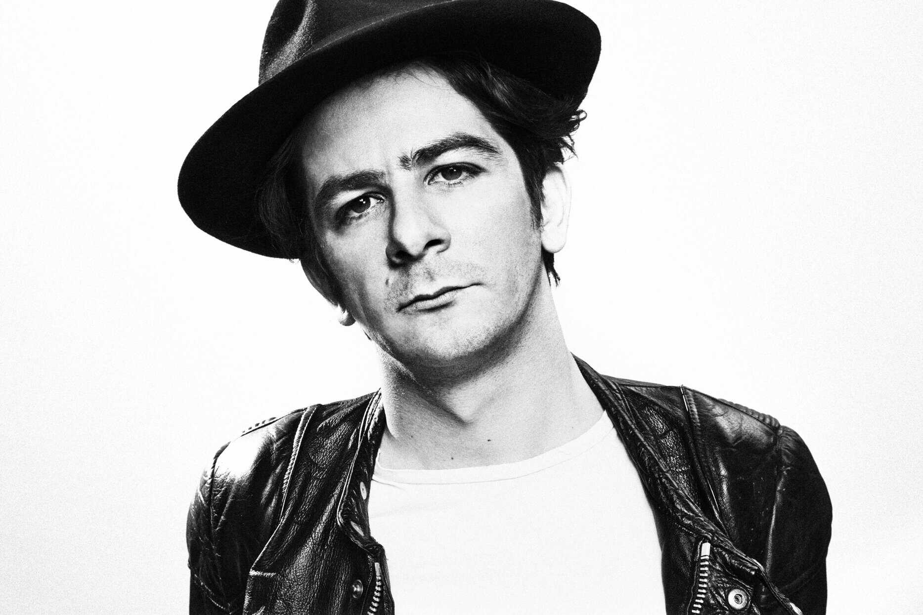 Francesco Mandelli arriva al teatro Verdi con l’atteso “Baby Reindeer”