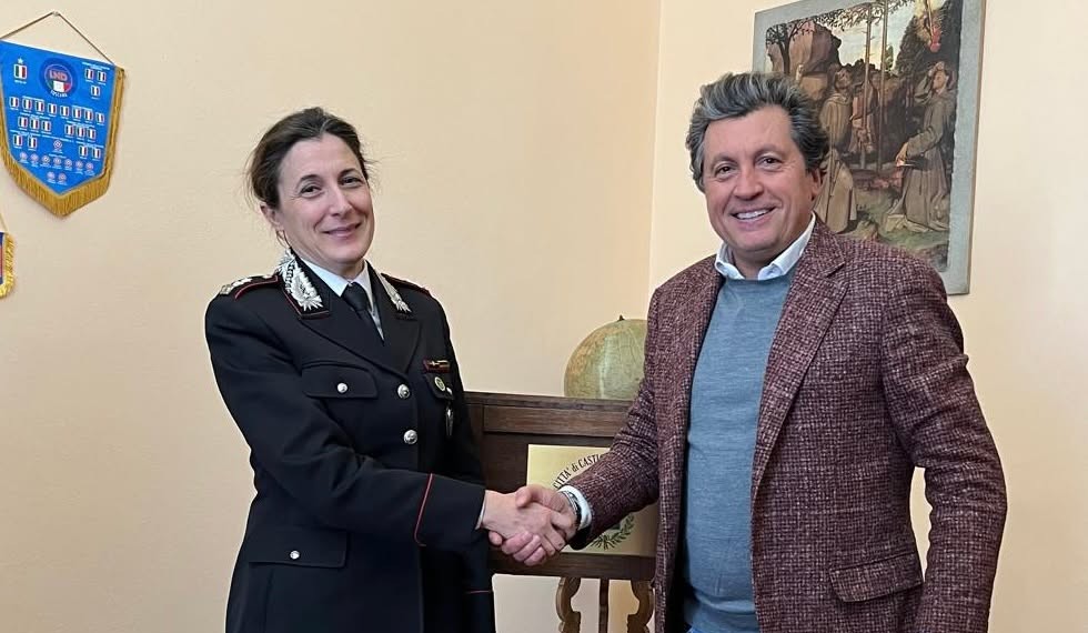 Il-Comandante-dei-Carabinieri-Forestali-Renzini-incontra-Agnelli.jpg
