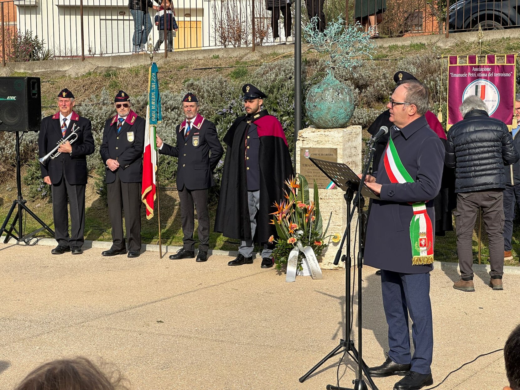 Partecipata commemorazione di Emanuele Petri a Cortona