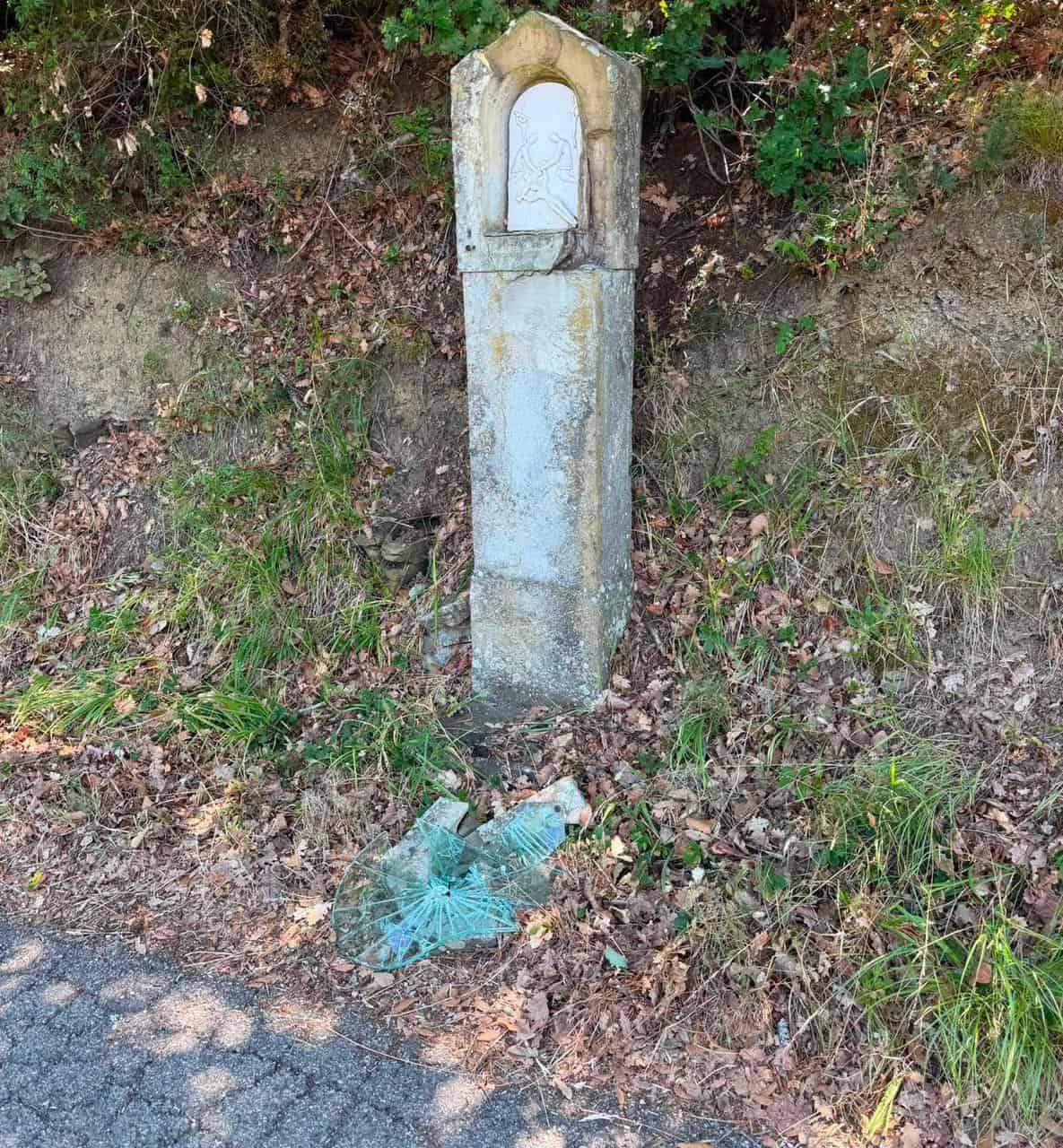 Danneggiata una Maestà lungo la Via Crucis del Santuario della Madonna del Bagno